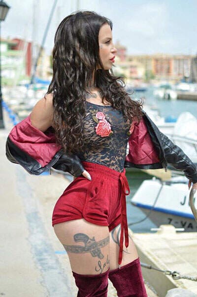 Stripper profesional realizando show a domicilio en Valencia